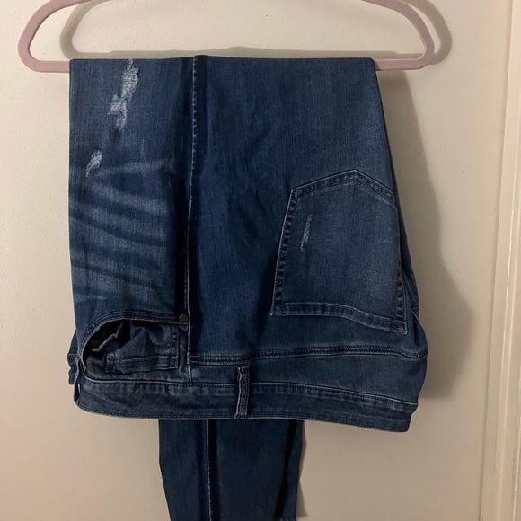 Mid rise distressed super stretch ankle jeans w/fringed ankle - Picture 2 of 4